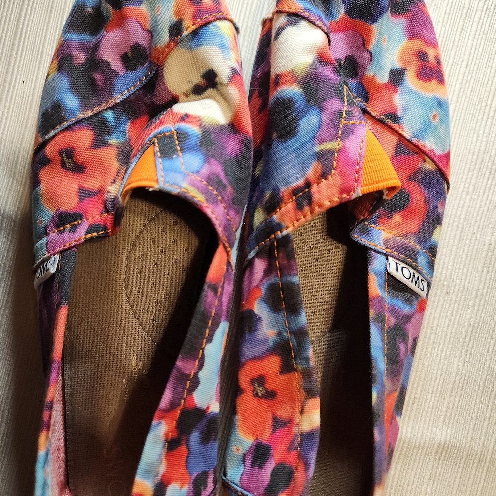 TOMS Women's Colorful Floral Espadrilles